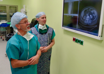 Uroloģijas klīnikā ievieš jaunu nierakmeņu ārstēšanas metodi